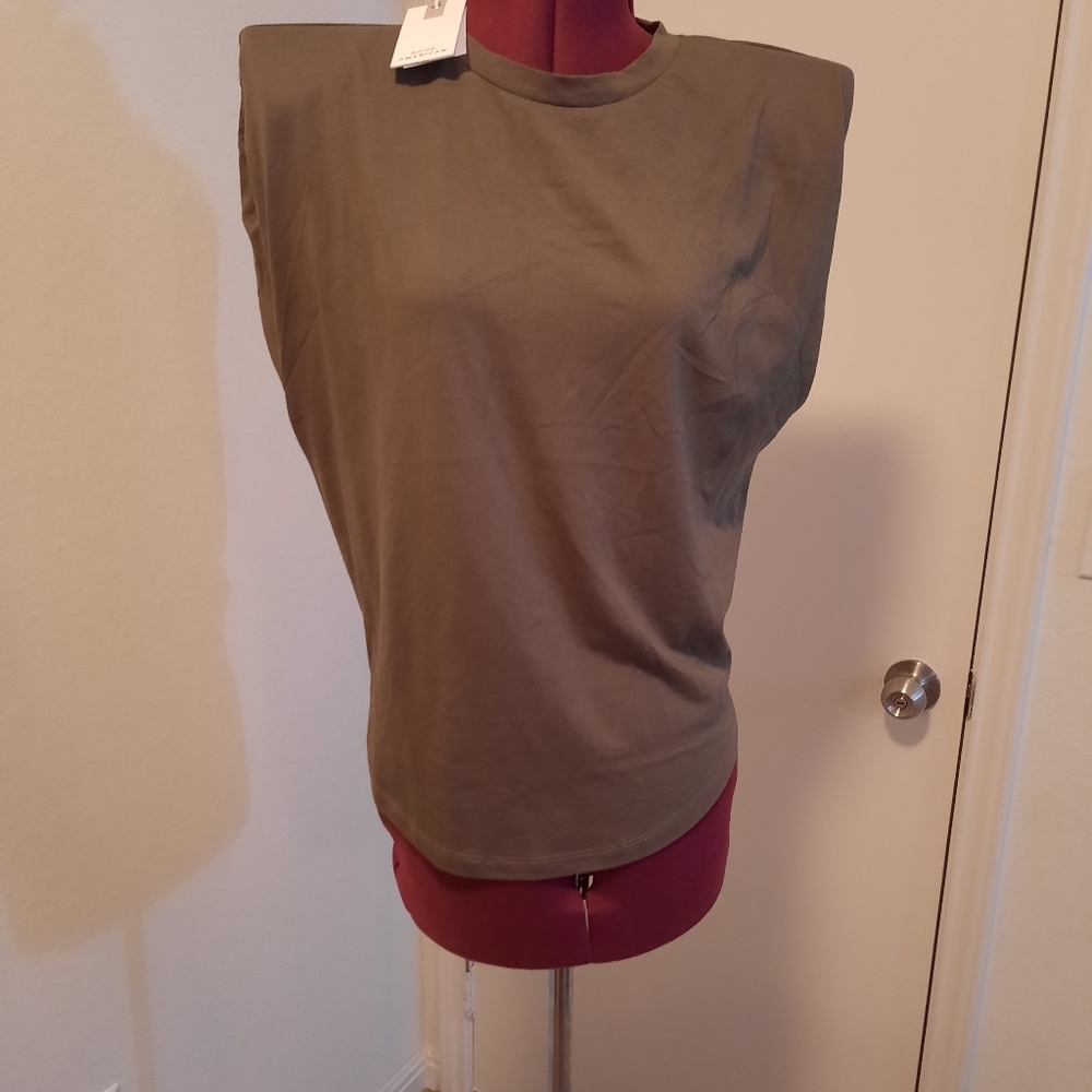 Good american strong shoulder tee